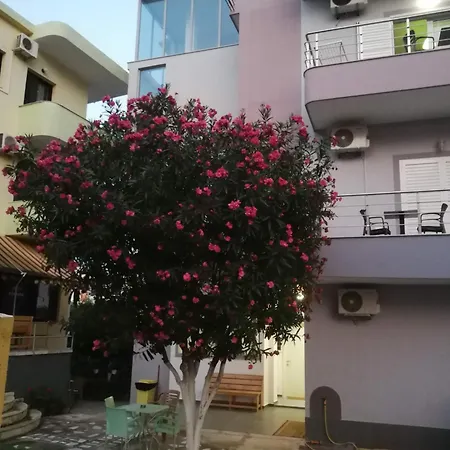 Emi's Ksamil