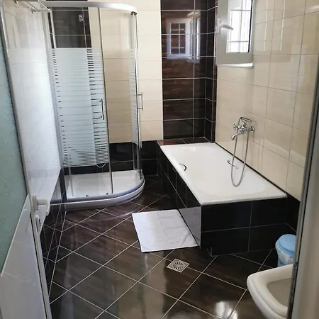 Guest house Emi's 3*